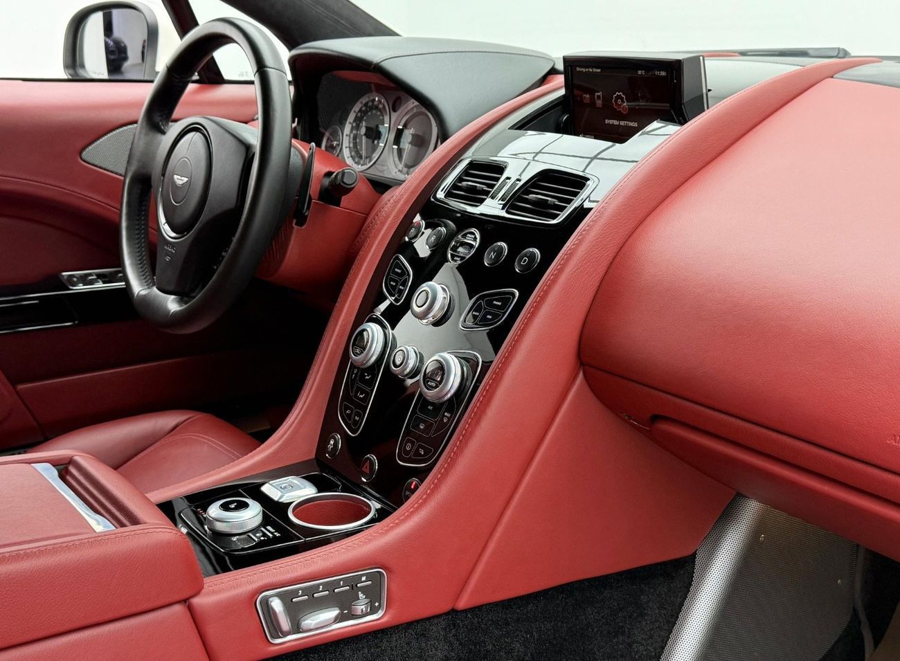 أستون مارتن رابيد Std 6.0L 2016 Aston Martin Rapide, Full Service History, Very Low Kms, GCC