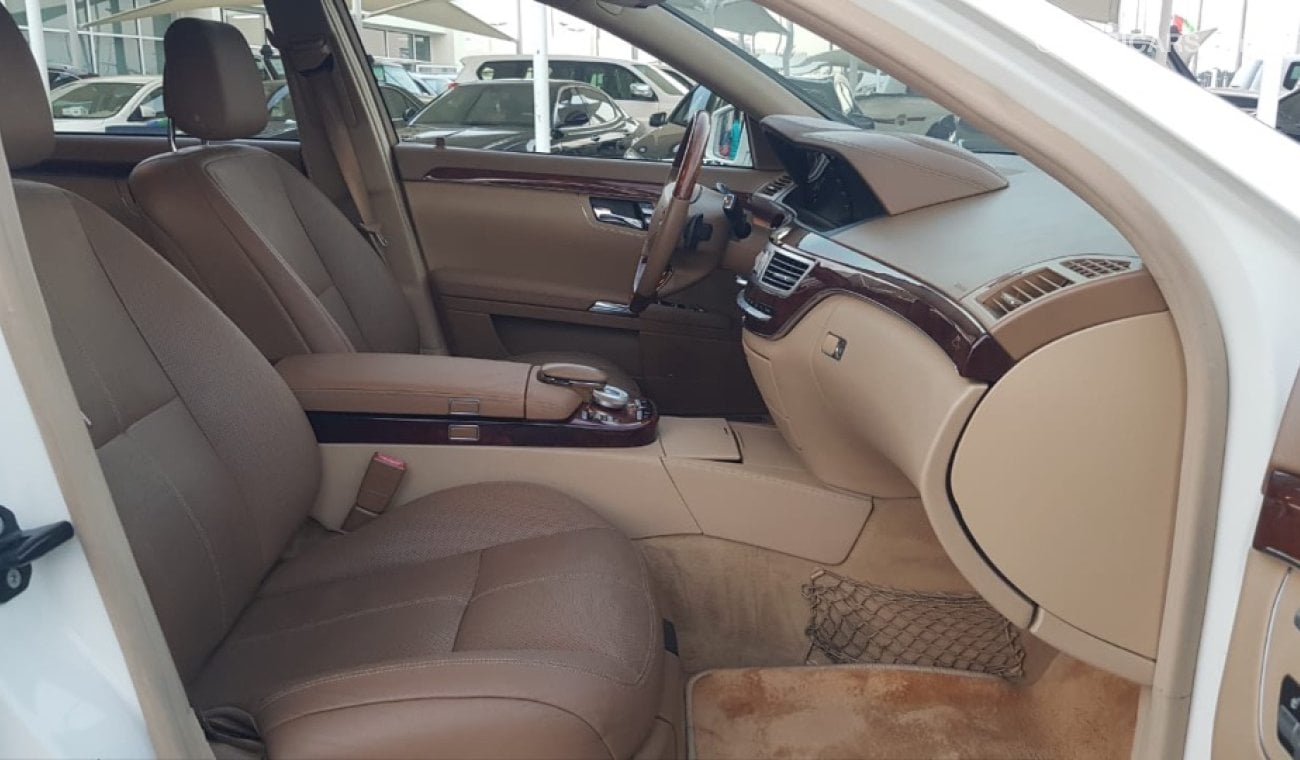 مرسيدس بنز S 500 موديل 2009 محول 2012 كت 63AMG فل مواصفات كراسي جلد ومثبت سرعه وتحكم كهربي كامل ونظام صوت ممتاز ونيت