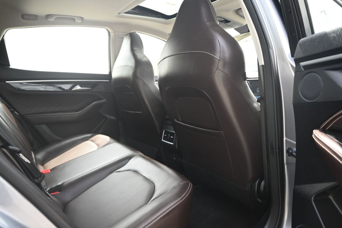 جاك J7 570 AED - ORIGINAL PAINT - JAC J7 1.5TC LUXURY 2023 - LOW MILEAGE - FIRST OWNER