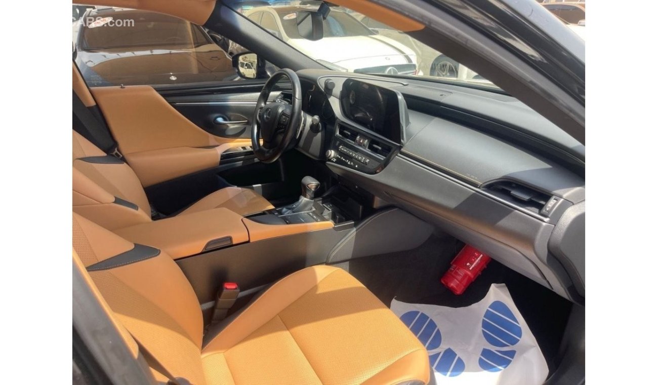 Lexus ES350 Platinum Model 2022, Gulf, Full Option, 6 cylinders, automatic transmission, in excellent condition,