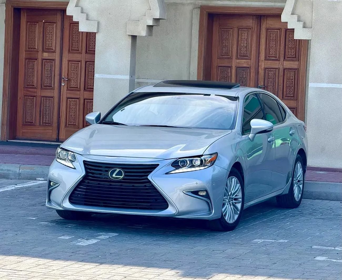 Lexus ES350 لكزس ES350 موديل فل اوبشن عليها كت