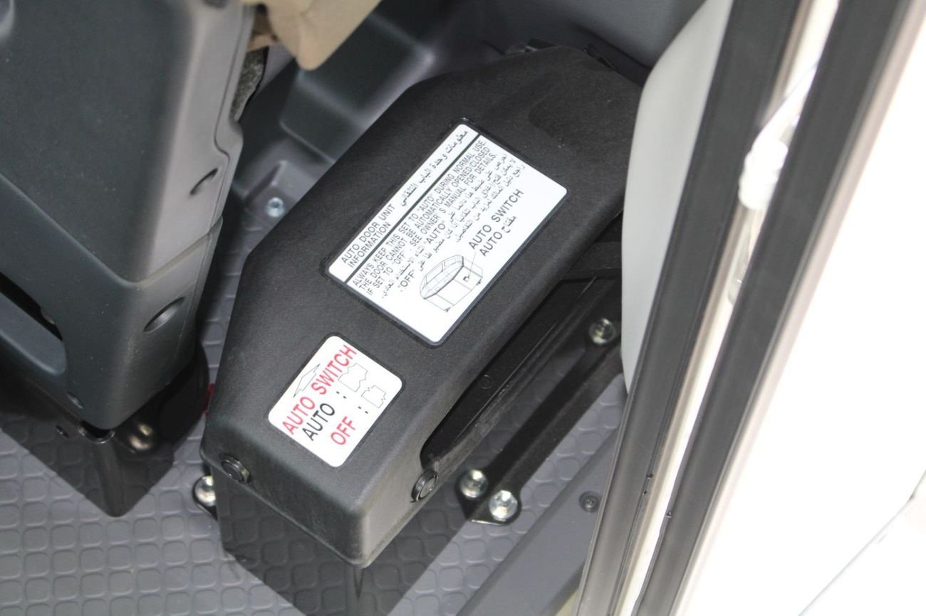 تويوتا كوستر 2.7L (23-Seater)