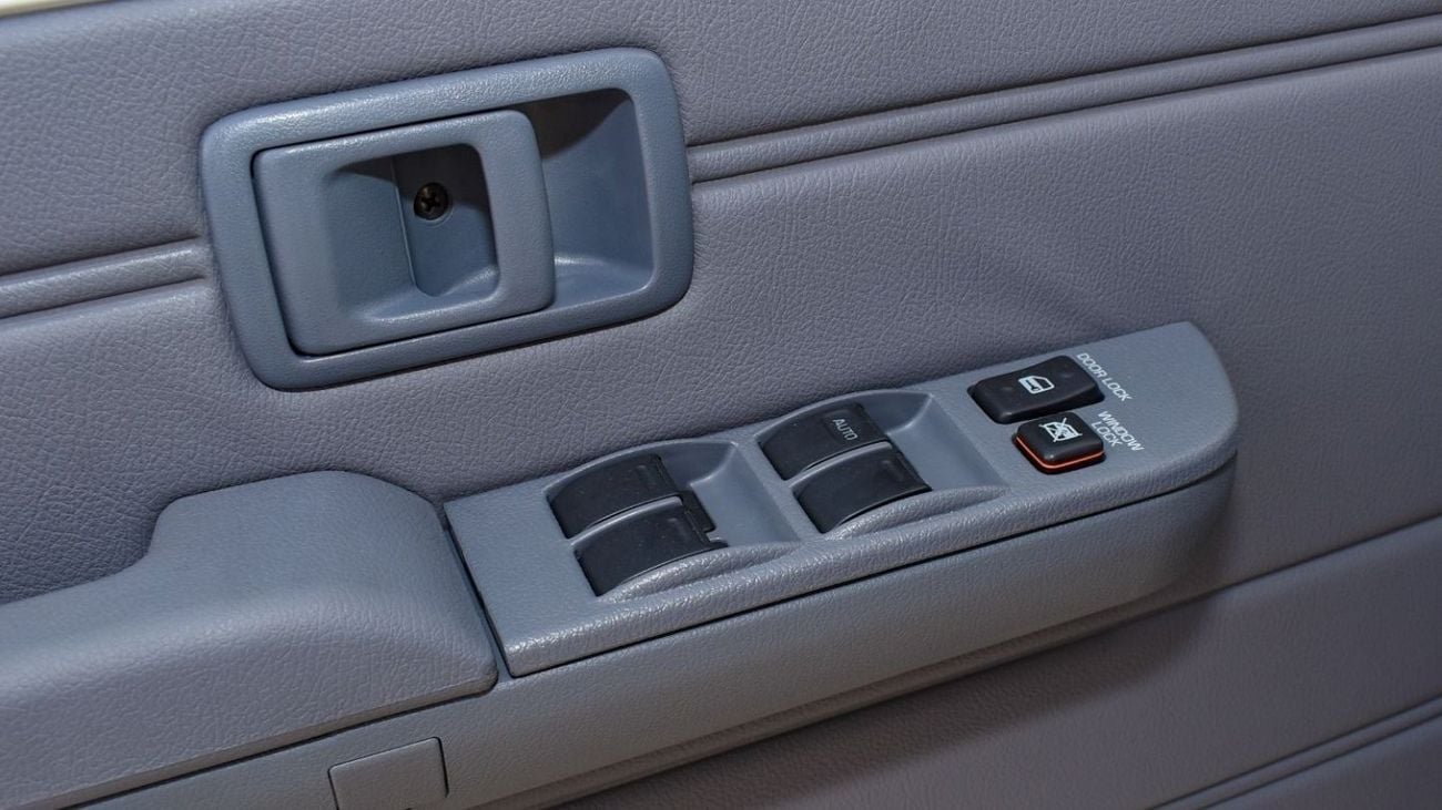 تويوتا لاند كروزر 70 Toyota Land Cruiser Hardtop 5Door 4.2L Manual- 2025 Model