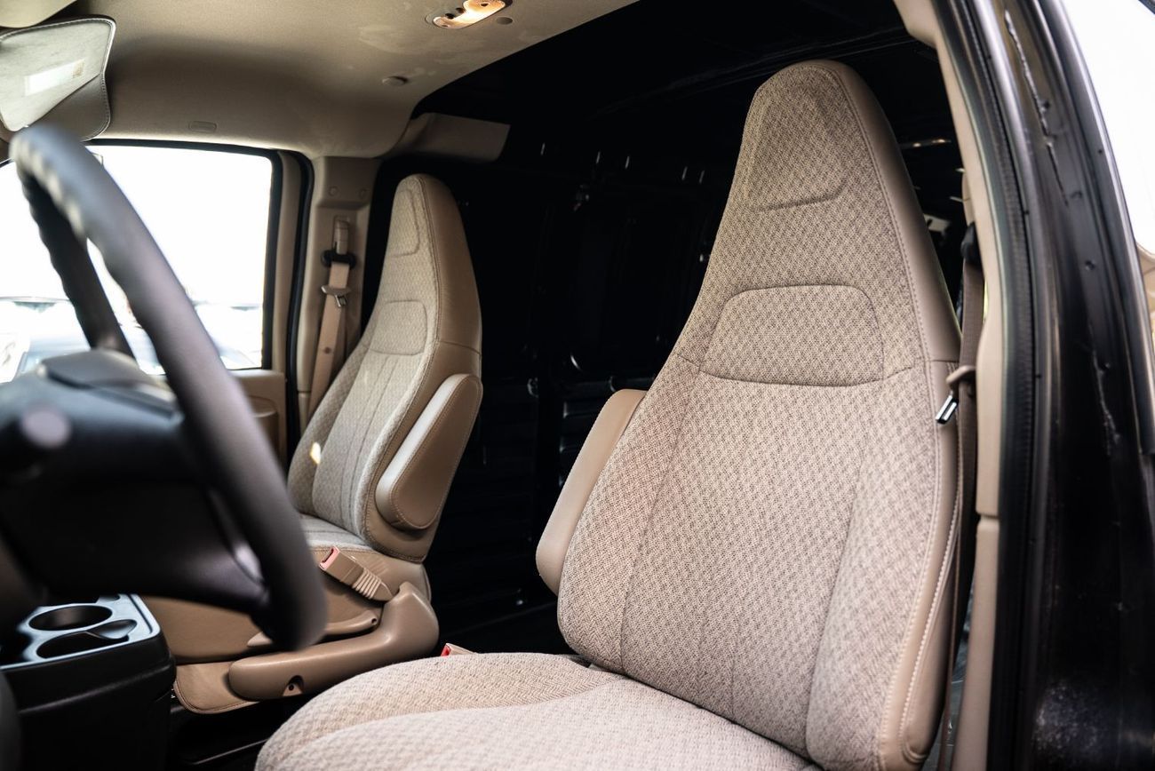 جي أم سي سافانا 3500 Cargo Extended Wheelbase 2023 GCC 6.6L V8 0Kms