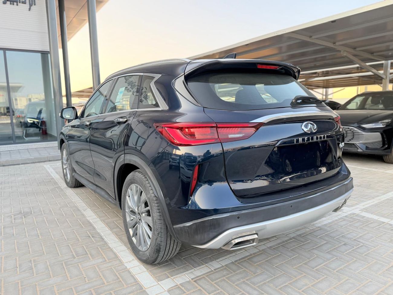 إنفينيتي QX50 Luxury 2.0L RWD