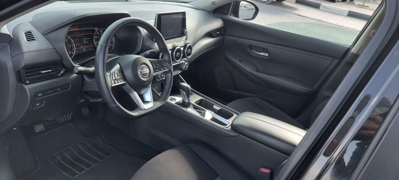 Nissan Sentra SL Premium 1.6L very clean car