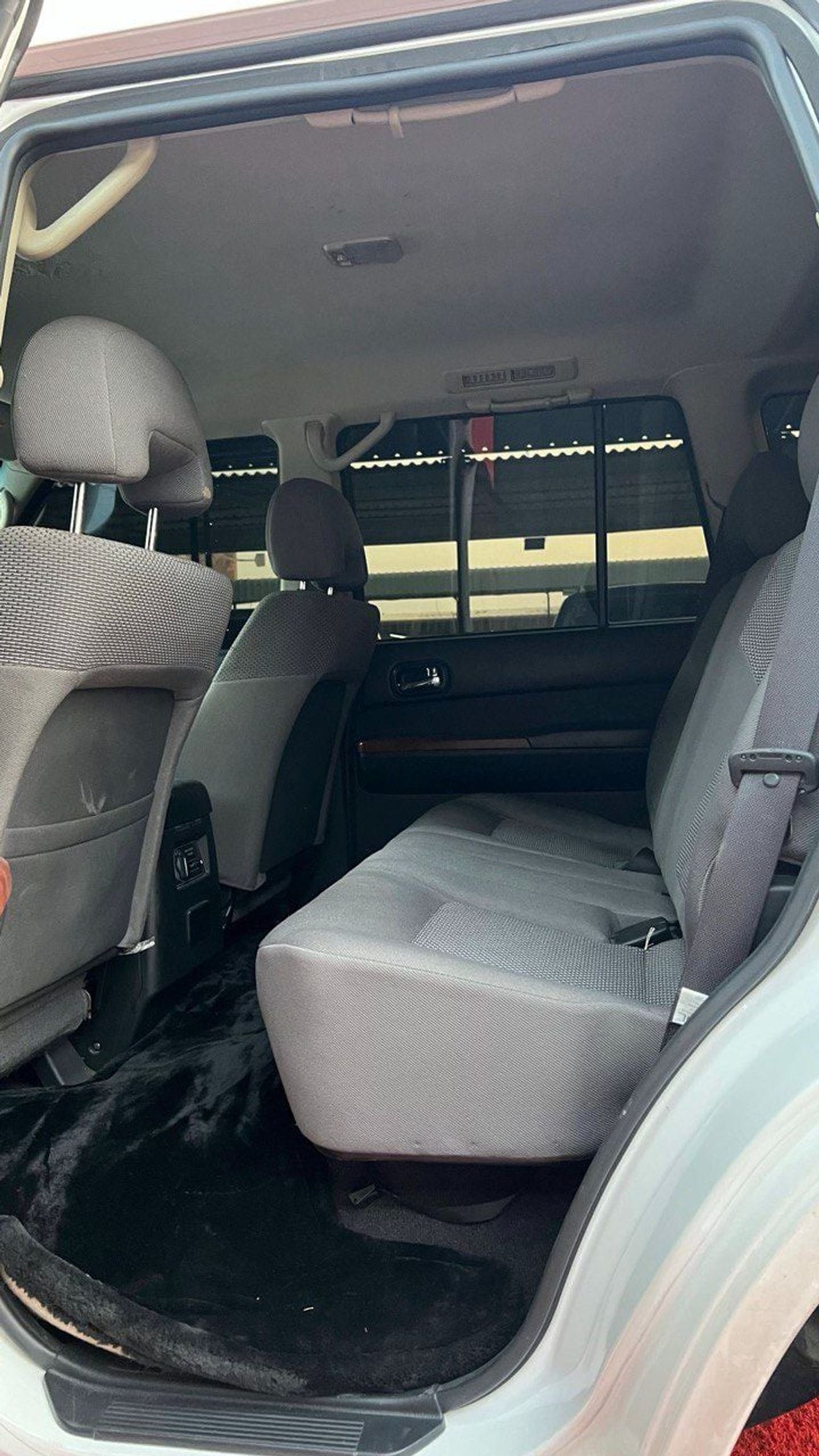 Nissan Patrol Safari GL 4.8L A/T (7 Seater)