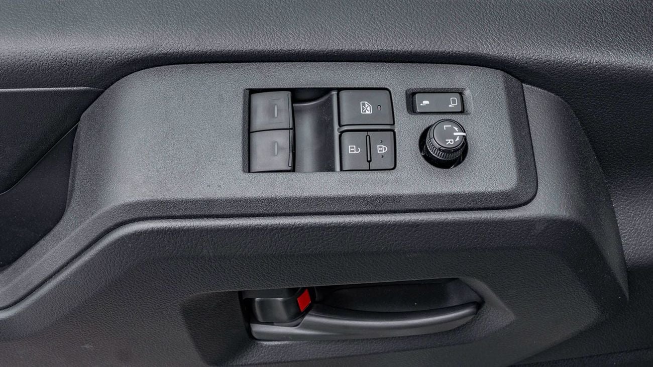 تويوتا هاياس DX 2026 Toyota Hiace DX 3.5L AT Petrol (13 Seat)