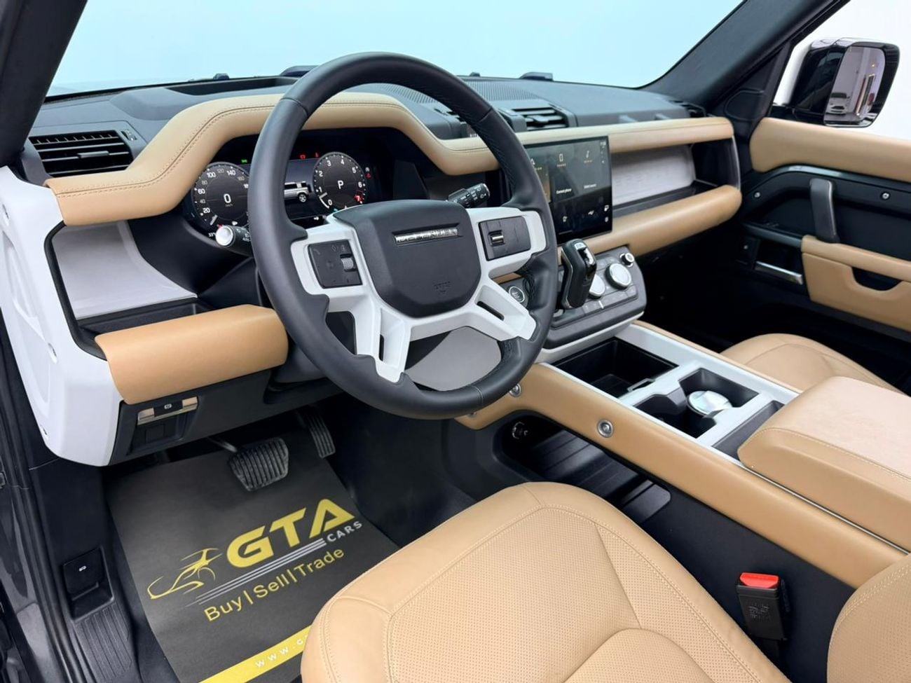 لاند روفر ديفندر P400 110 X-Dynamic SE 3.0L (5 Seater)