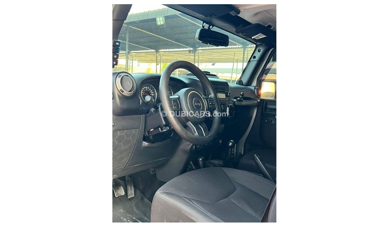 جيب رانجلر جيب رانجلر سبورت موديل : 2013 الممشي : 135,000 كم السعر : 49.000 درهم  قير عادي V6/3.6L  مواصفات خلي