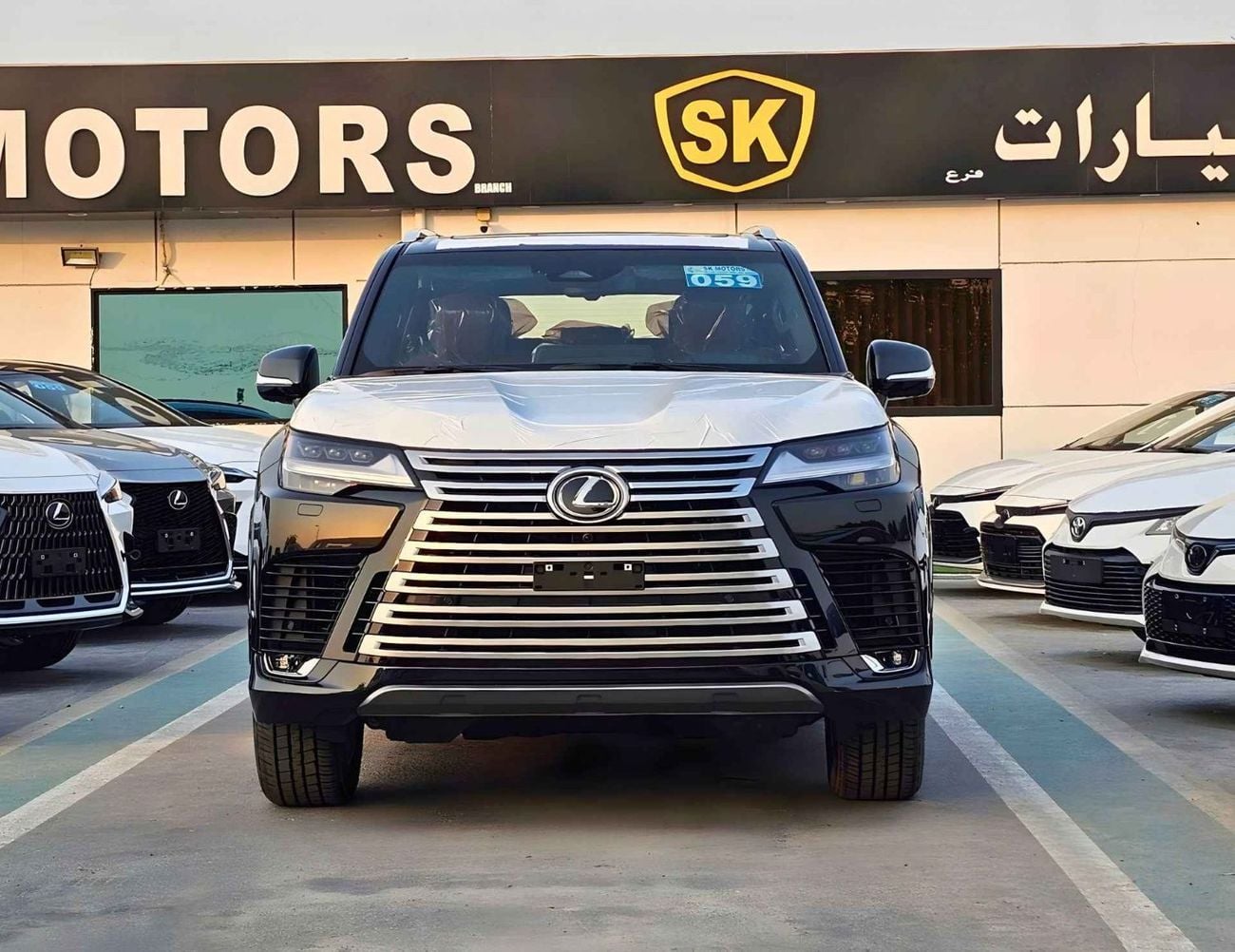 لكزس LX 700h HYBRID URBAN/3.5L PETROL/RADAR/SUNROOF/LEATHER WITH POWER SEATS/FULL OPTION (CODE # LX7HV)