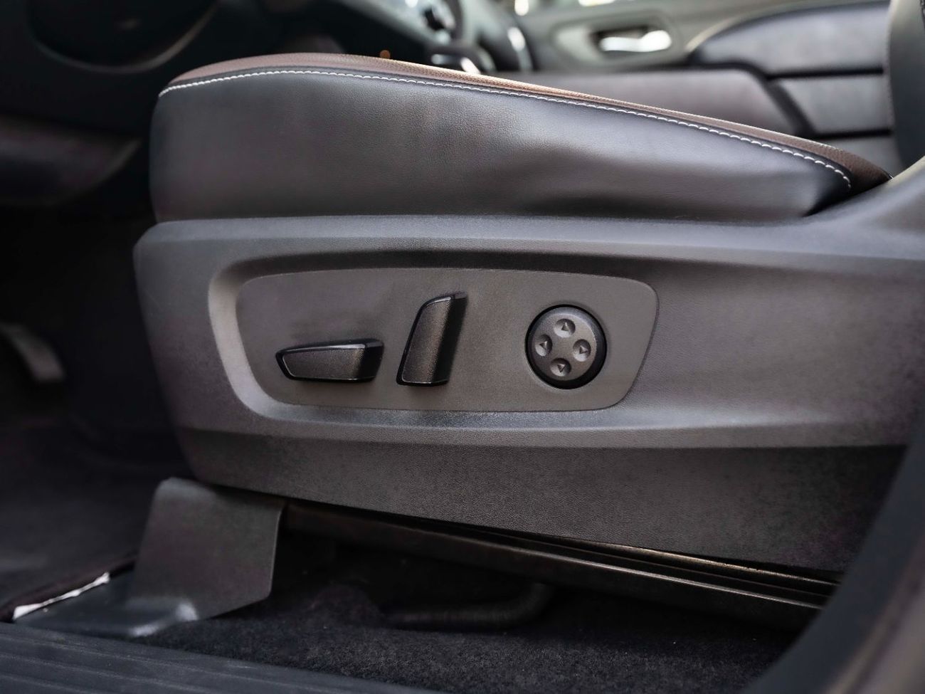 Nissan Pathfinder SL 3.5L (7 Seater)