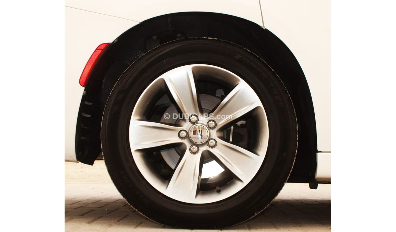 دودج تشارجر 3.6L SXT (متوسط) دودج تشارجر 2019 الفئة 2 خليجي بحالة ممتازة