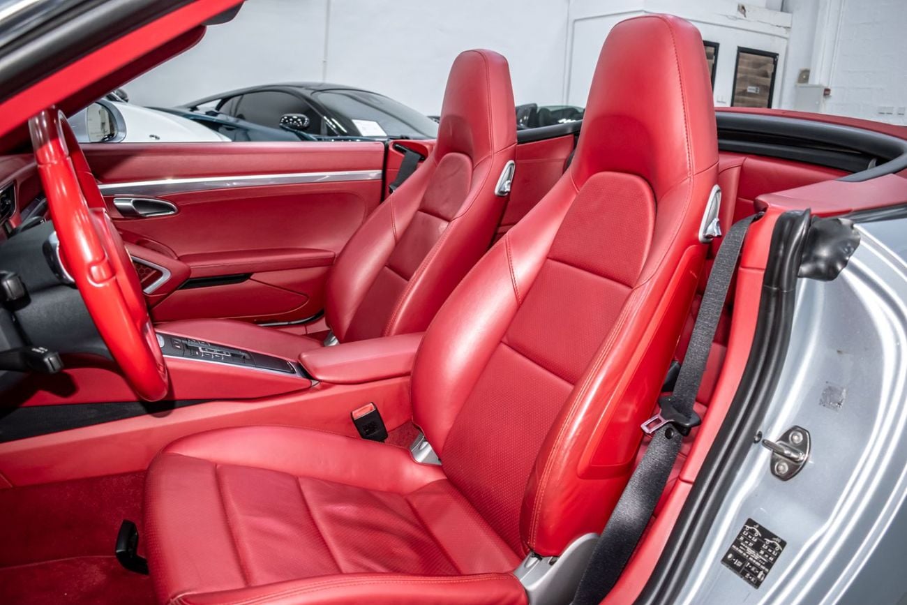 Porsche 911 CARRERA 4S