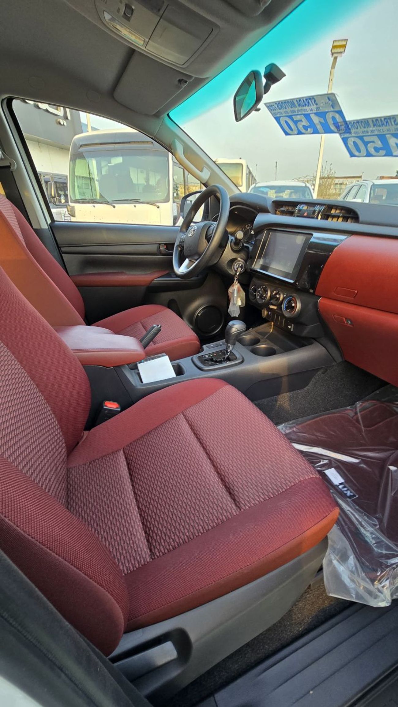 تويوتا هيلوكس GLX 2.7L Double Cab Utility 4WD M/T