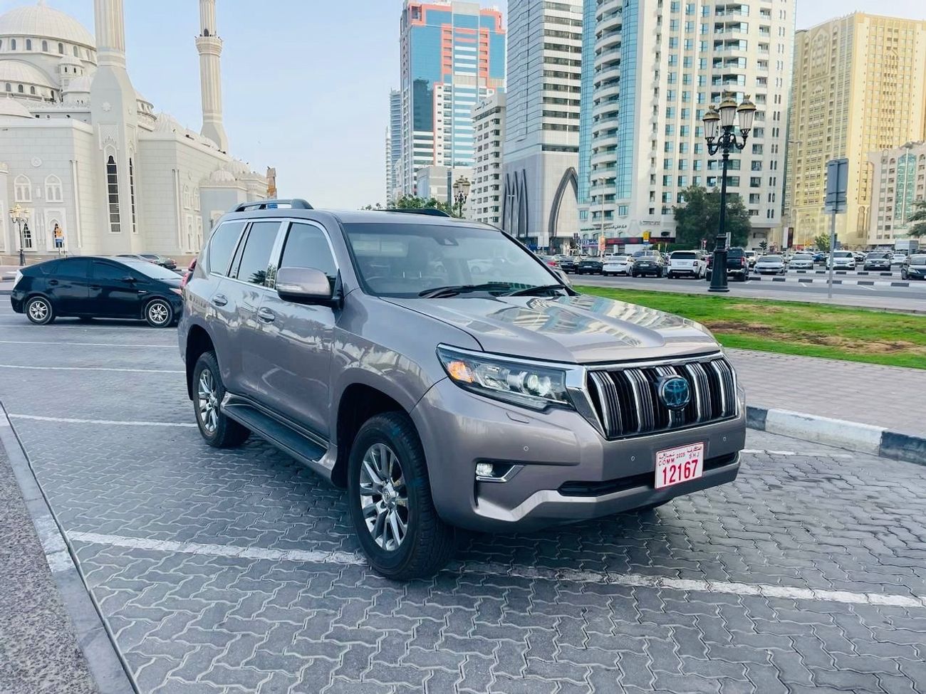 تويوتا برادو Toyota Kakadu Prado 2022 Full option Top the range Diesel R H D