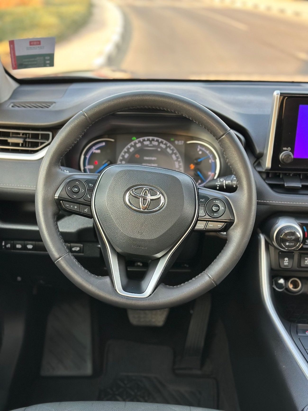 Toyota RAV4 hybrid XLE 2.5L | Sunroof Full option