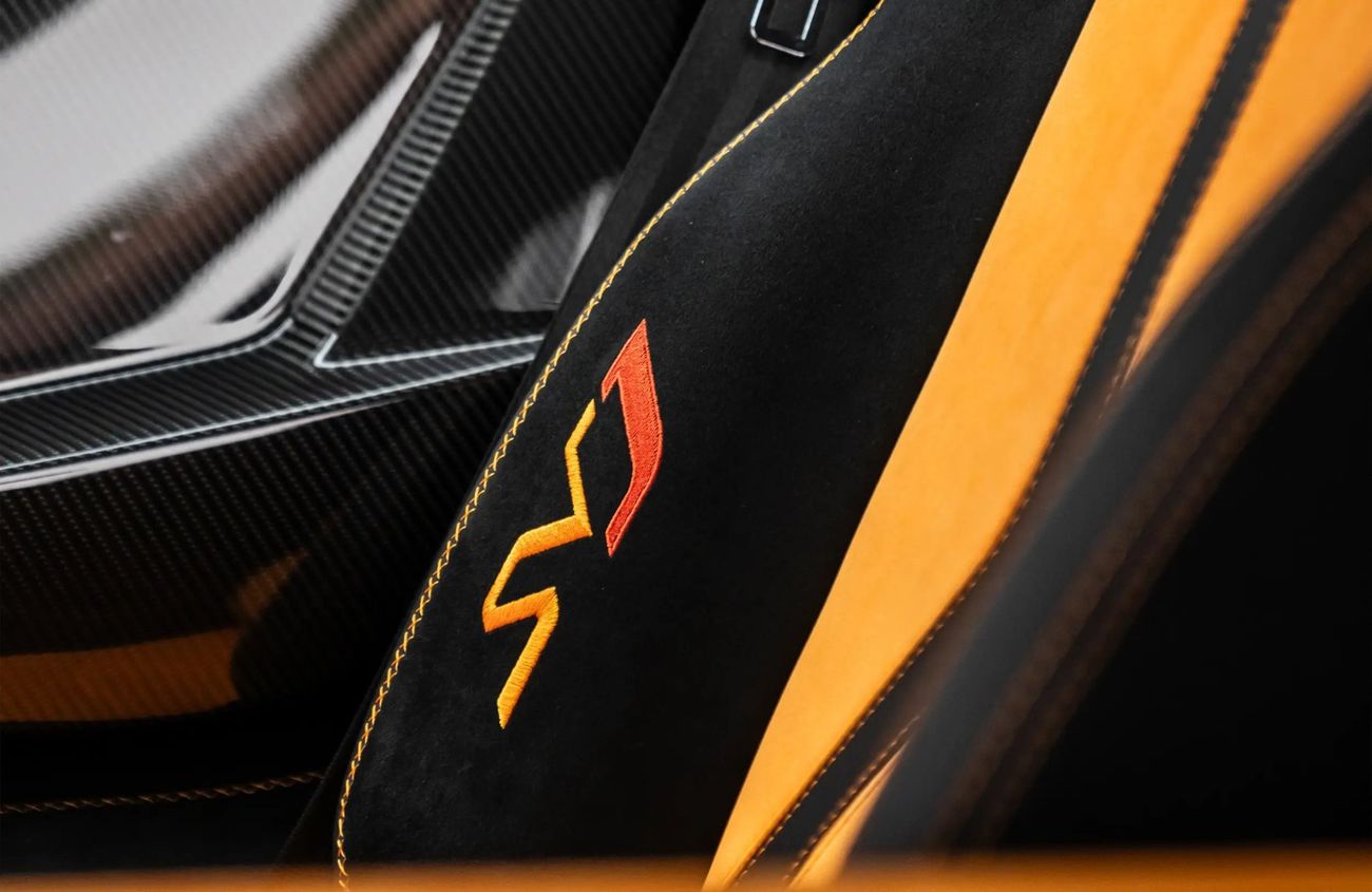 لامبورغيني أفينتادور 6.5L 12 Cylinder Naturally Aspirated Engine