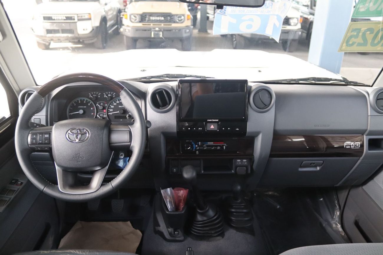 Toyota Land Cruiser 70 GRJ76 4.0 V6 PETROL M/T 40th ANNIVERSARY **EXPORT ONLY**التصدير فقط خارج الخليج***