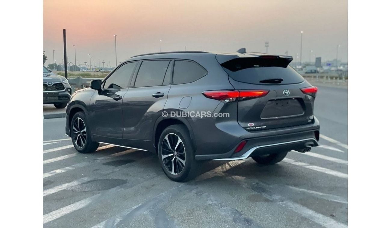 Toyota Highlander *Offer*2022 Toyota Highlander XSE 3.5L V6 - - UAE PASS