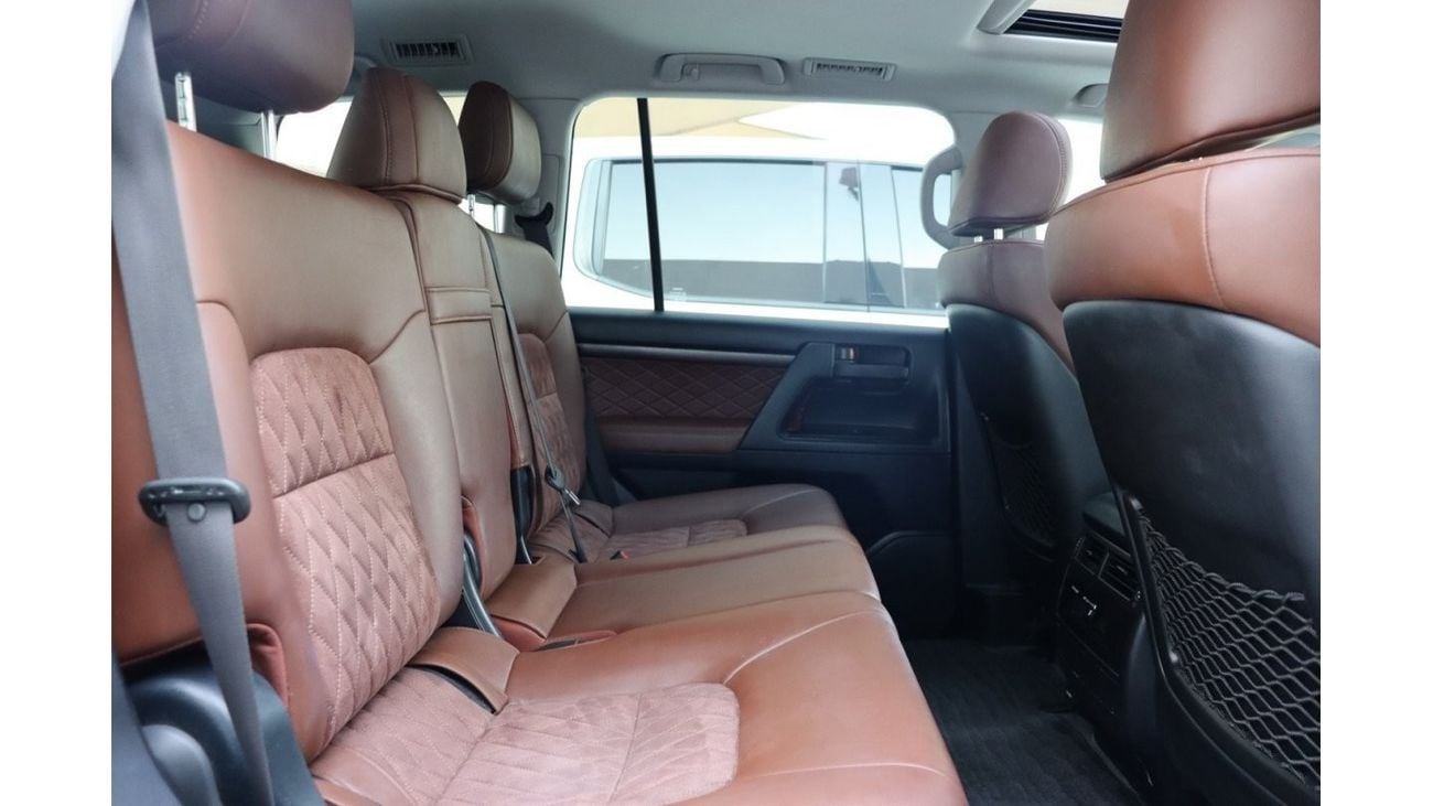 Toyota Land Cruiser GXR GT Toyota Land Cruiser GX.R Grand Touring / V6 / 2019 / GCC / Free Accident  / Only 86,000KM