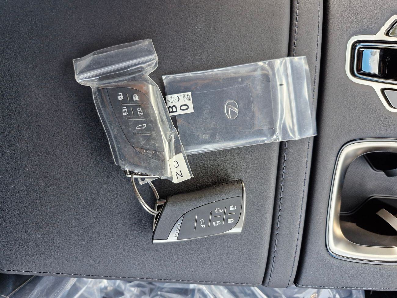 Lexus LM 350h AWD ULTRA LUXURY EURO.6 НА ЭКСПОРТ НОВОЕ АВТО, БЕЗ ПРОБЕГА