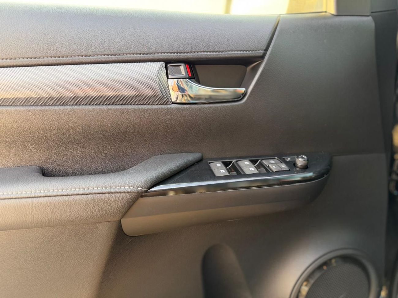 تويوتا هيلوكس HILUX GR SPORTS 4.0