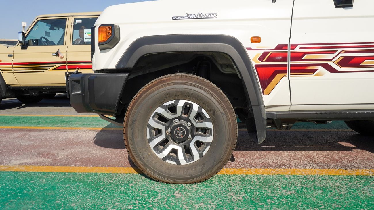 Toyota Land Cruiser 70 LX 4.0L V6 A/T