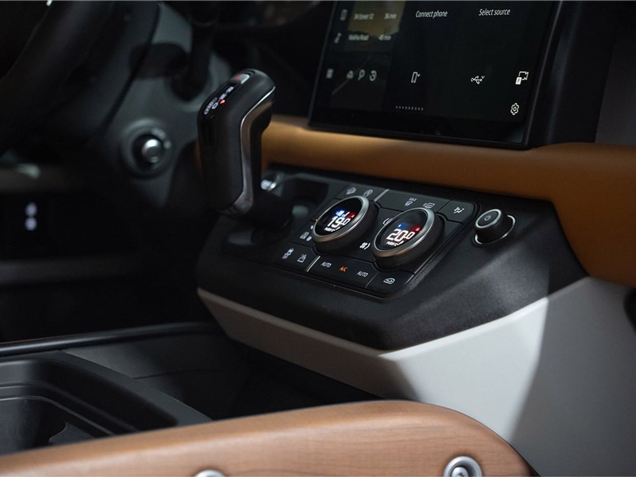 لاند روفر ديفندر 2024 Land Rover Defender 110 P400 HSE / Land Rover Warranty & Service Contract