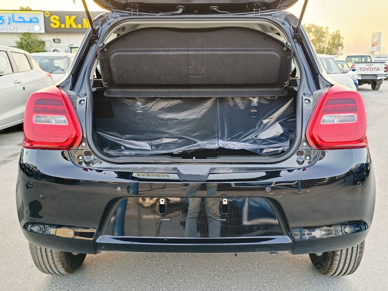 سوزوكي سويفت GLX / 1.2L PETROL / PUSH START / ALLOY RIMS / SPECIAL PRICE