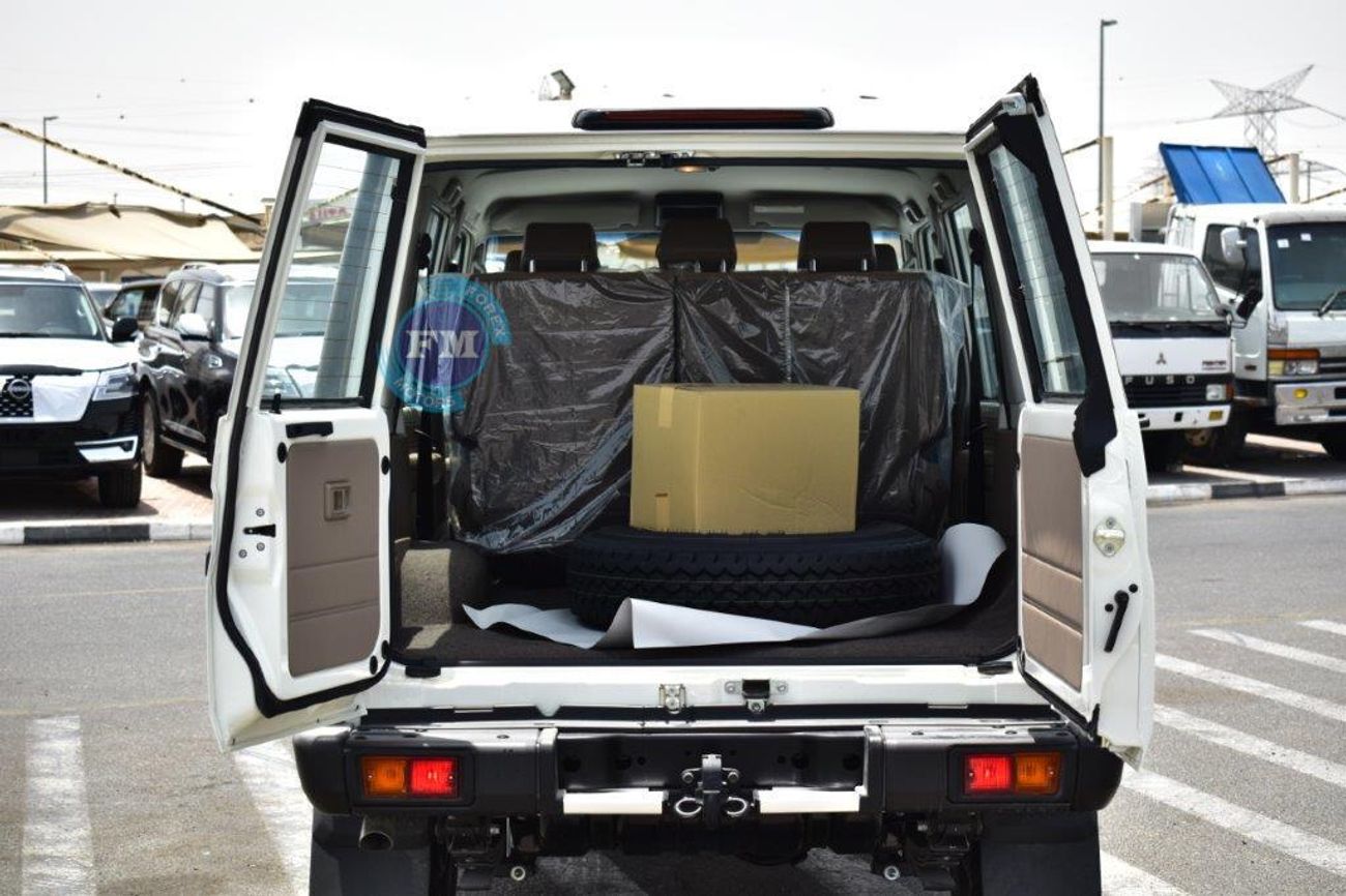 تويوتا لاند كروزر 70 76 LX V6 4.0L 4WD 6 Seater Manual