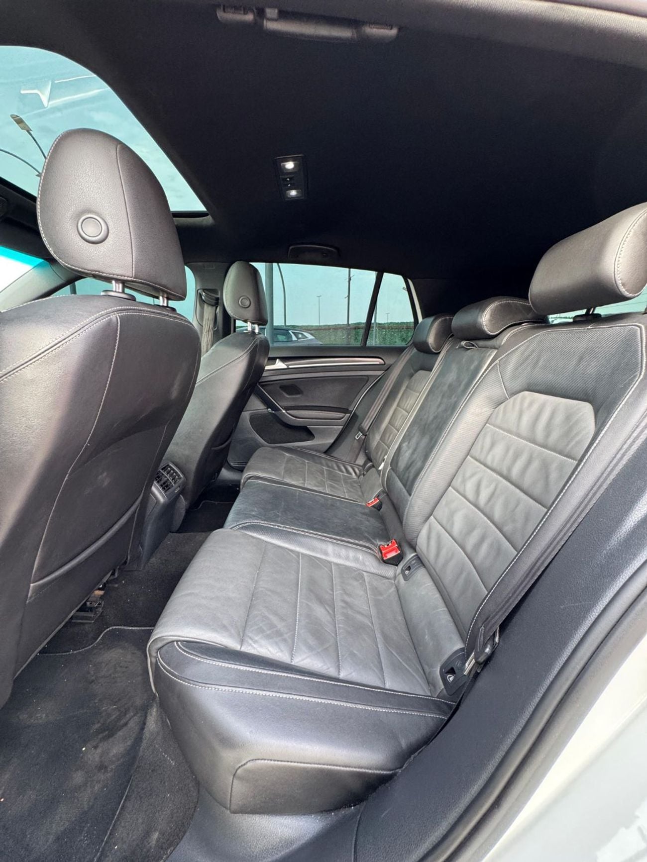 فولكس واجن جولف ار 