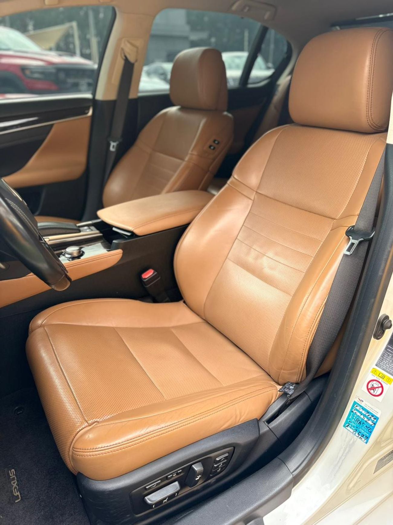 لكزس GS 350 لكزس GS350 خليجي فل ابشن بحاله ممتازه بدون حوادث تشييكات وكاله