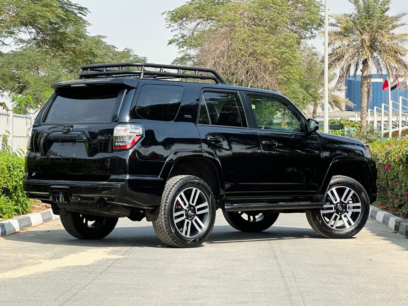 Toyota 4Runner Left Hand Drive Year: 2018 Full Option Premium UAE Pass ▾