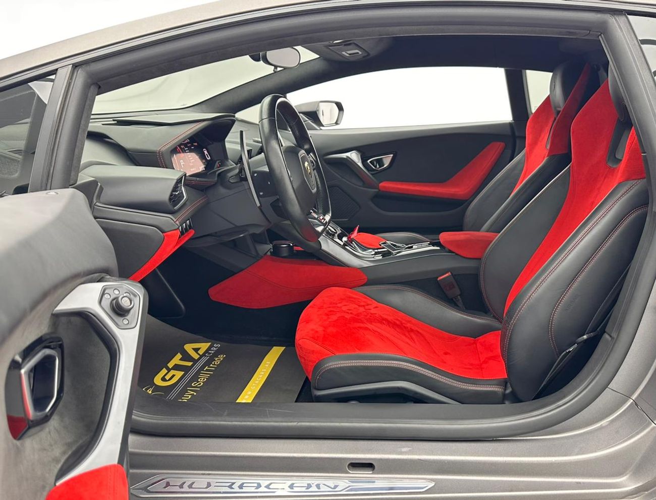 لامبورغيني هوراكان 2016 Lamborghini Huracan LP-580-2 Coupe, Lift Kit, Lamborghini Full Service History, GCC