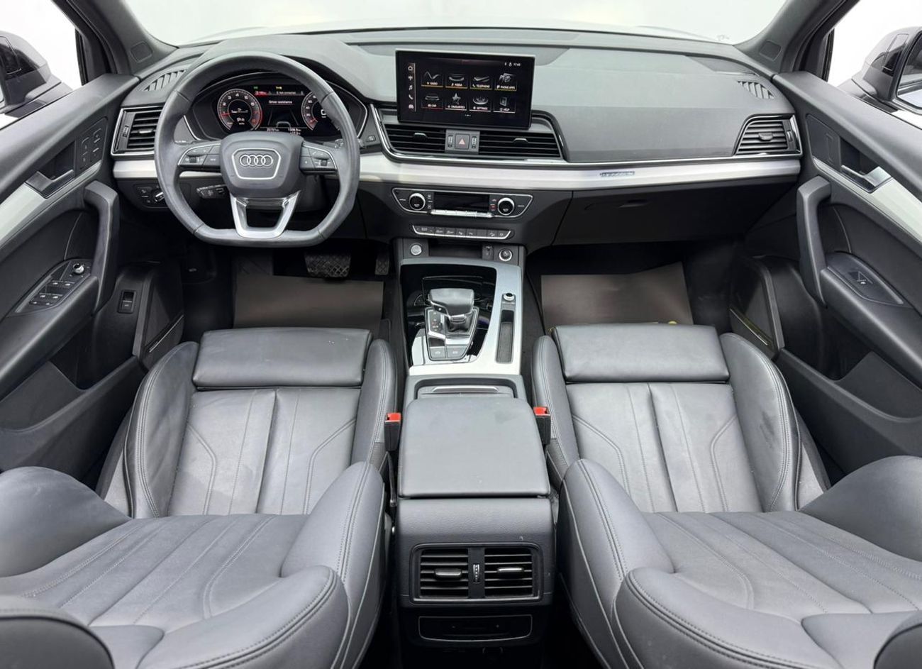 Audi Q5 45 TFSI quattro S Line 2.0L 2024 Audi Q5 S-Line Quattro, 2029 Audi Warranty + Service Pack, Low Km,