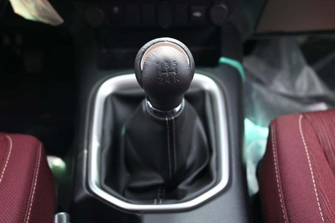 Toyota Hilux 2025 MODEL TOYOTA HILUX DOUBLE CAB PICKUP SR5 2.7L PETROL 4WD 5-SEATER MANUAL TRANSMISSION - EURO4.