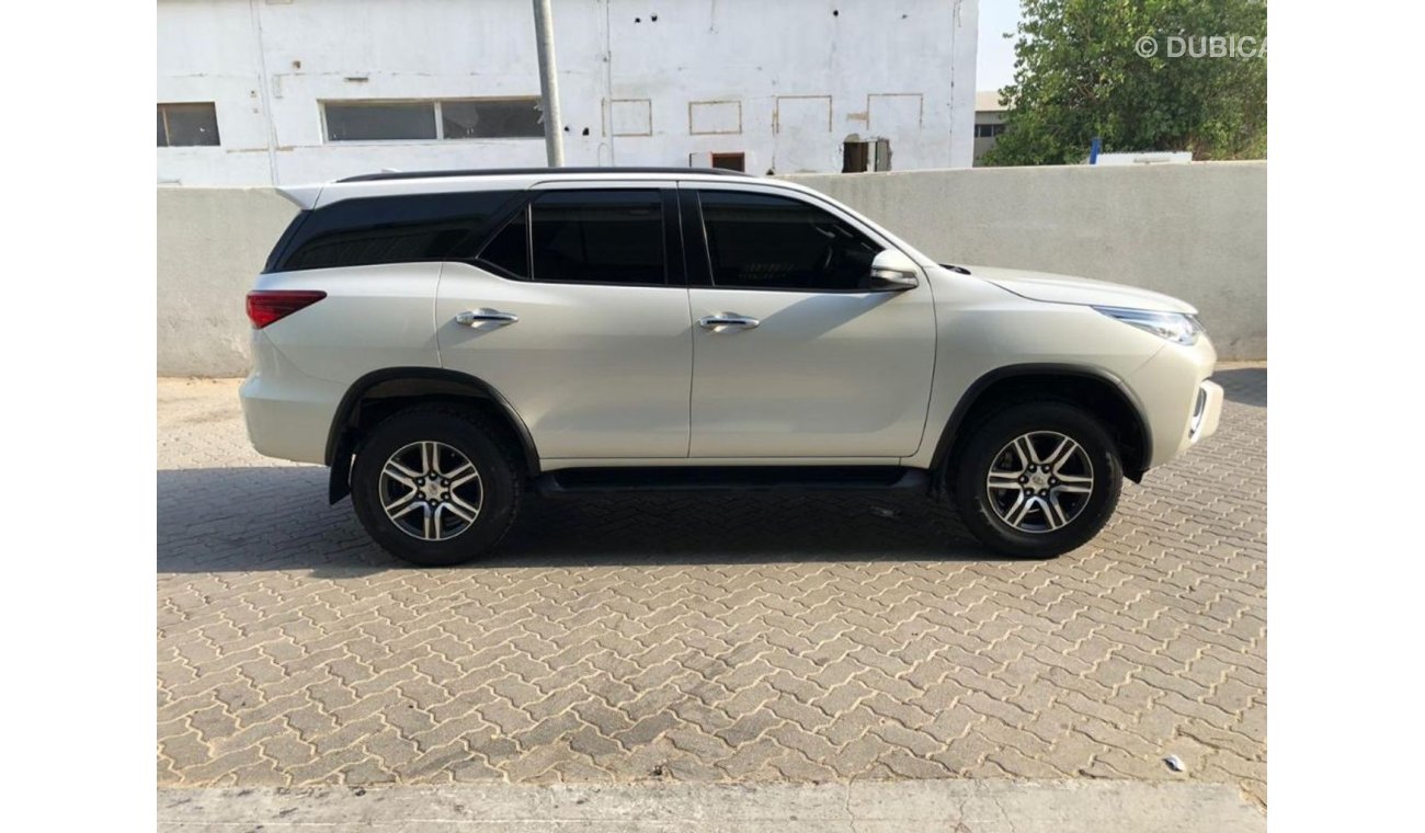 Toyota Fortuner 2017 Toyota Fortuner EXR Clean car with low mileage