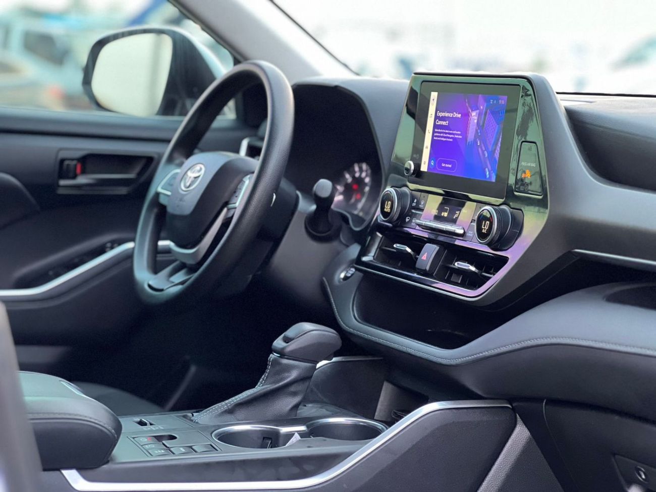 Toyota Highlander 2023 Toyota Highlander LE+  - 2.4L V4 Turbo FWD -  Rear Camera - Leather seat - 7 Seats