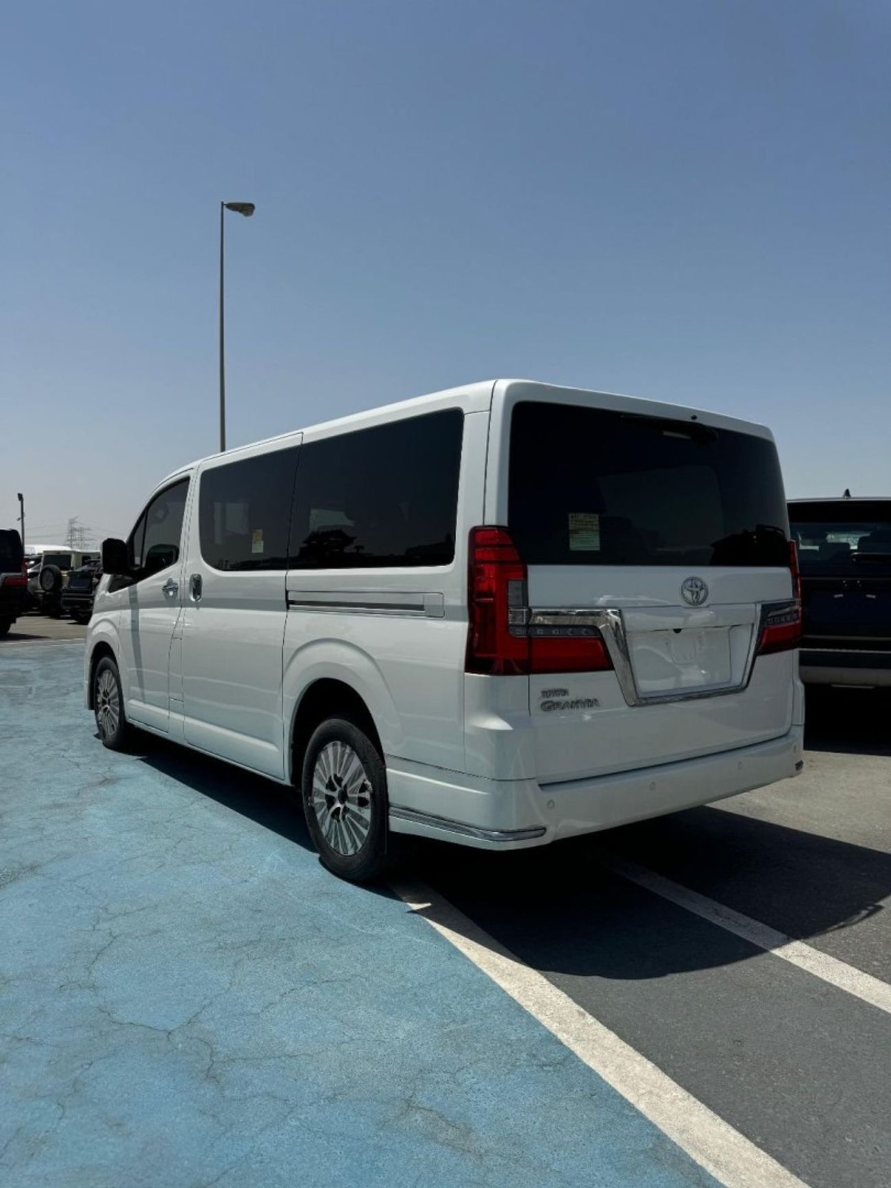 Toyota Granvia Toyota Granvia 2.8L Turbo Diesel!!! 2022 Best price for export!!!