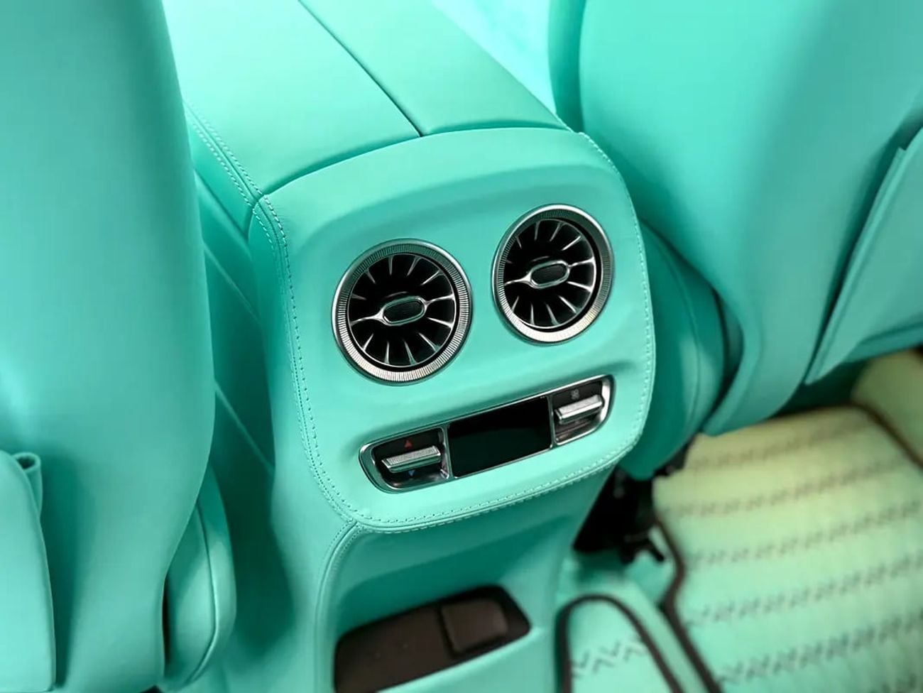 Mercedes-Benz G 63 AMG 2026 Mercedes-Benz G 63 AMG (Brabus Kit) – Tiffany Blue