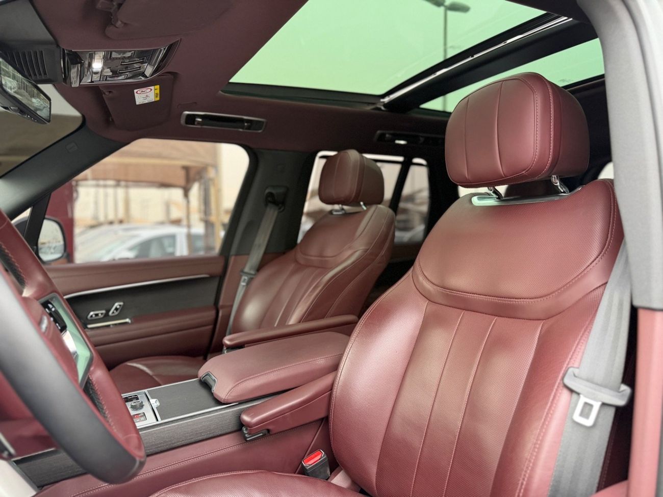 Land Rover Range Rover HSE P530 4.4L Range Rover HSE / 2022 / GCC / Under Warranty / Original Paint / 69,000KM