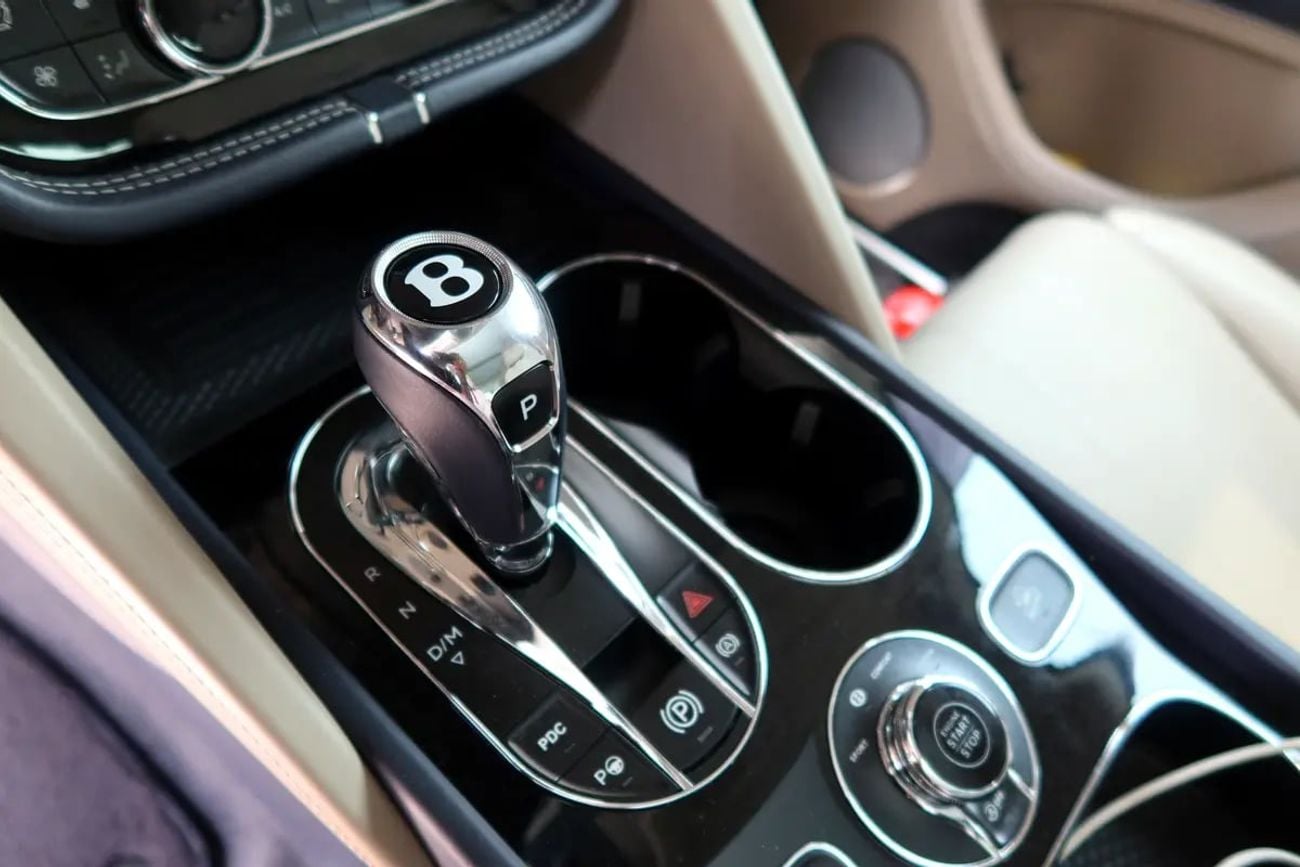 Bentley Bentayga AZURE | GCC Specs | Under Warranty | Accident Free