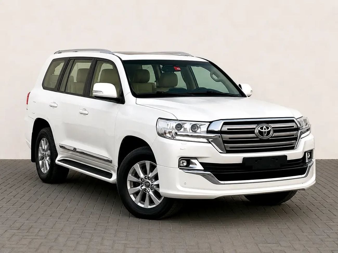 Toyota Land Cruiser GXR 3,360 P.M | | LANDCRUISER | GXR | 4.0L V6 | | GCC | ORIGINAL PAINT