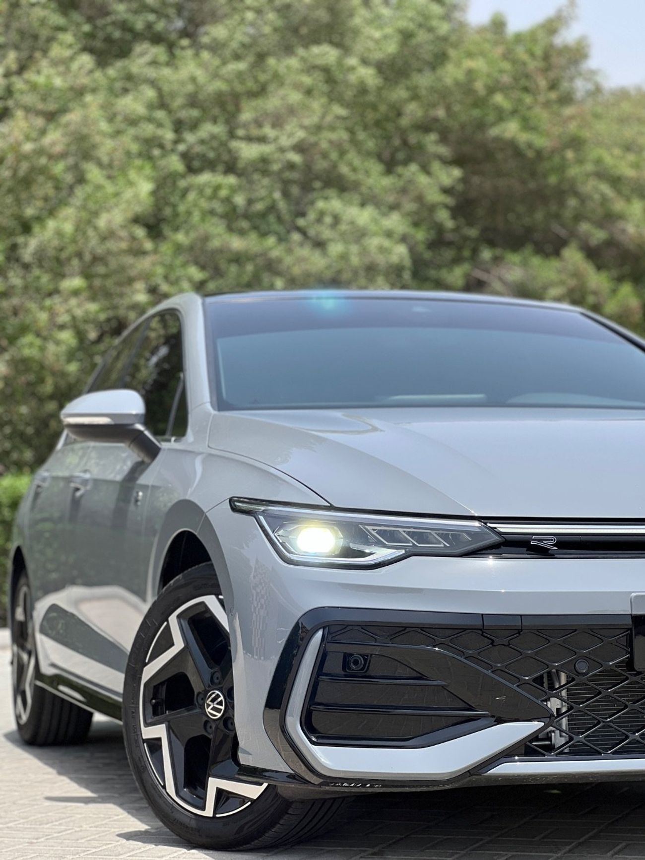 فولكس واجن جولف ار Base 2.0T