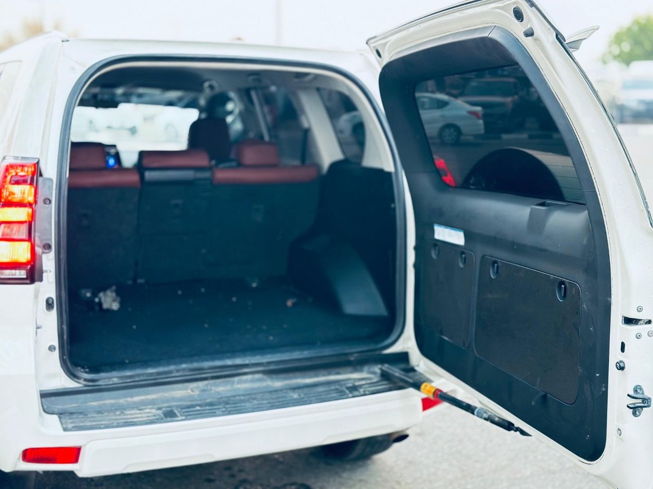 Toyota Prado 2018 Model V4 2.7L Engine Full option GCC specification Very clean Title