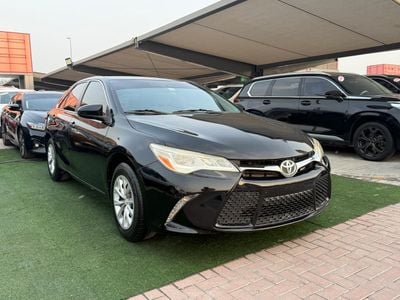 تويوتا كامري LE استخدام نظيف مفتاحين