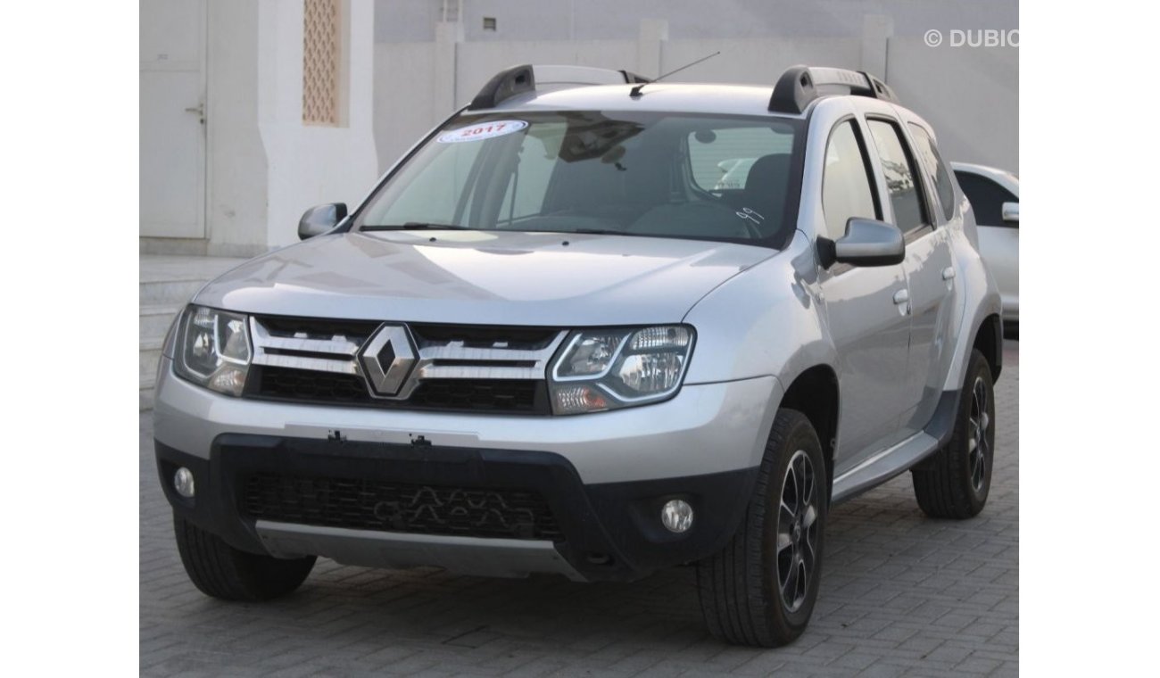 Renault Duster RENAULT DUSTER 2017 SILVER GCC EXCELLENT CONDITION WITHOUT  ACCIDENT