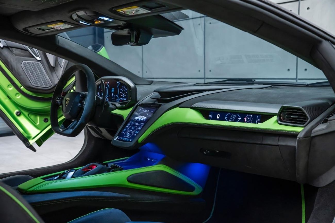 لامبورغيني ريفويلتو 6.5L V12 Hybrid