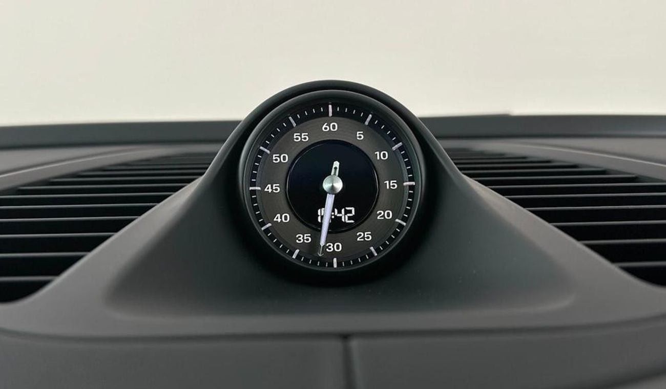 Porsche Macan Electric Estate 470kW Turbo RIGHT HAND DRIVE